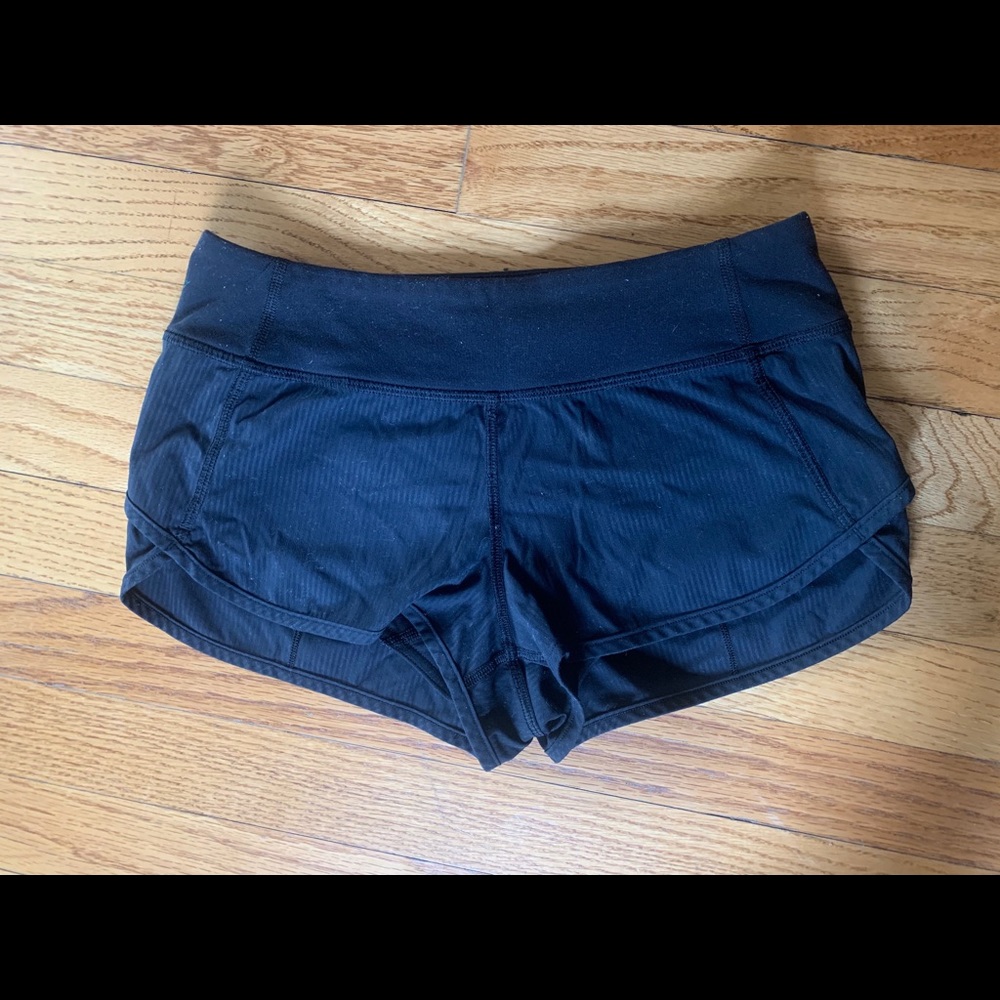 IVIVVA BLACK SHORTS